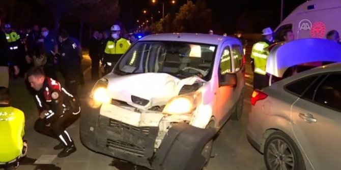 Ankara'da polis uygulama noktasına araç daldı