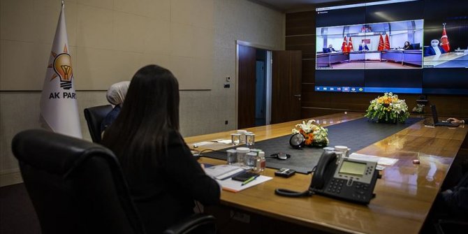 Siyasi partiler video konferans aracılığıyla bayramlaştı