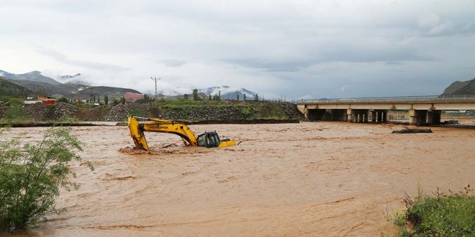 Erzurum'da Oltu çayı taştı