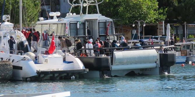 Yunan sahil güvenliğinin Türk kara sularına ittiği sığınmacılar kurtarıldı