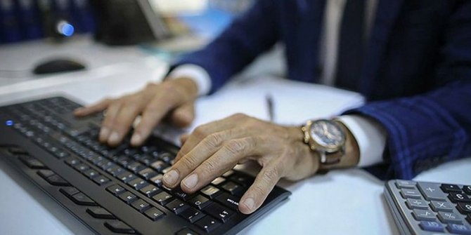 Kamuda çalışan 60 yaş ve üzeri idari izinli sayılacak