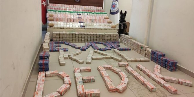 Van polisi uyuşturucu operasyonlarıyla terörün finans kaynağını kurutuyor