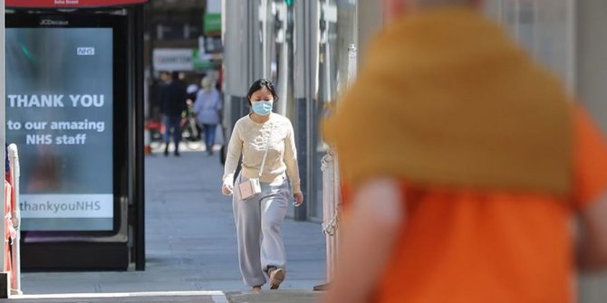 İngiltere'de koronavirüs nedeniyle 215 kişi daha öldü