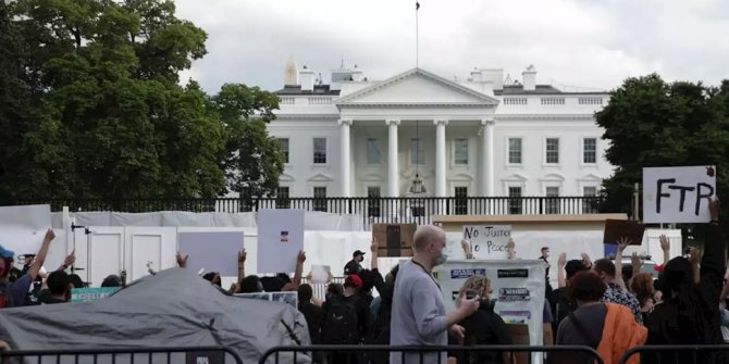 Trump, göstericilere karşı kendi destekçilerini Beyaz Saray'a çağırdı
