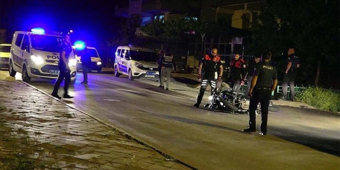 Silahlı kavga ihbarına giden Yunus ekibine zanlıların minibüsü çarptı: 2'si polis 7 yaralı
