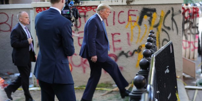 Trump, protestolara müdahale için ağır silahlı asker görevlendirdi