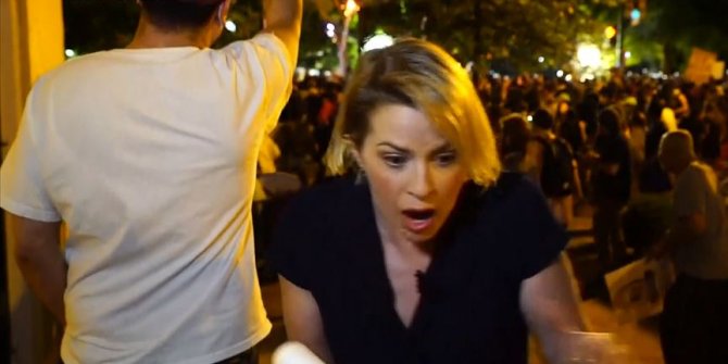 ABD'deki protestoları takip eden TRT World ekibine iki ayrı saldırı