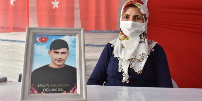 Diyarbakır annelerinden Kamile Küçükdağ: Oğlum, beni görüyorsan, sesimi duyuyorsan sen de çık gel