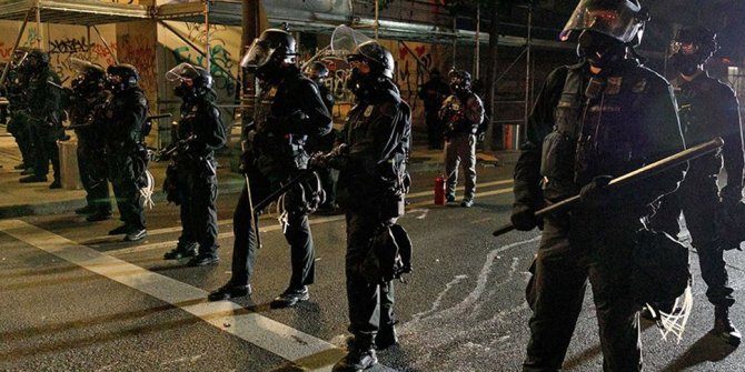 ABD'de aşırı güç kullanan 6 polis için tutuklama kararı
