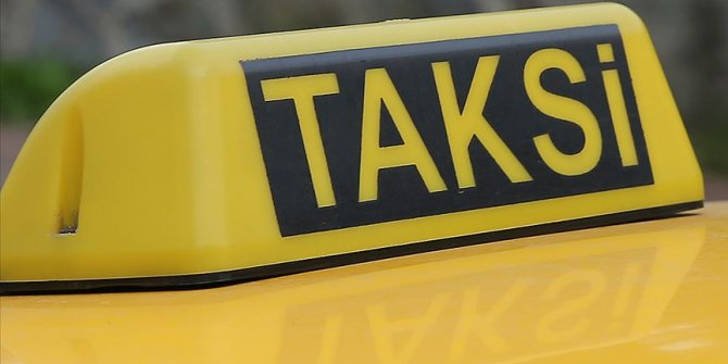 Yolcusunu darbeden taksicinin belgesi iptal edildi