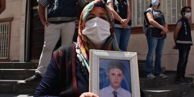Diyarbakır annesi oğluna seslendi: Türk adaletine teslim ol