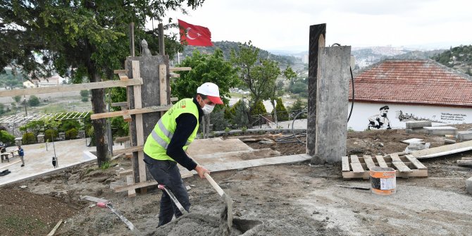 Mamak Belediyesi'nden parklara komple bakım