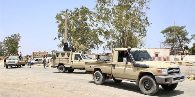 Libya ordusu Sirte'nin güneyinde iki bölgeyi ele geçirdi