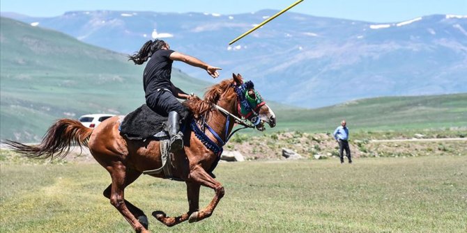 Normalleşmeyle 'dörtnala cirit' heyecanı başladı