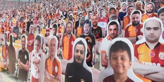 Galatasaray taraftar maketlerini stada yerleştirmeye başladı