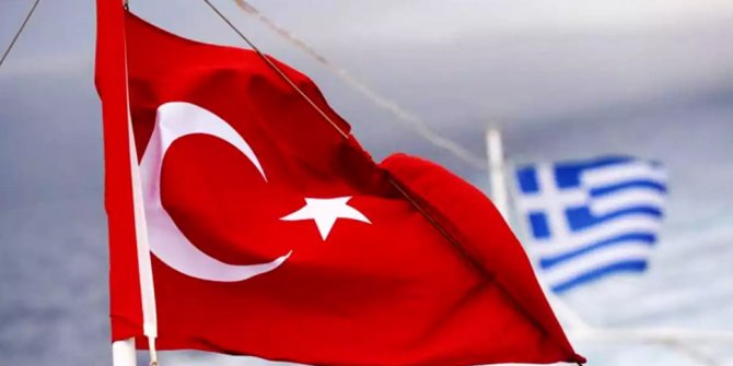 Yunanistan donanması Akdeniz'de Türk gemisini durdurmaya çalıştı