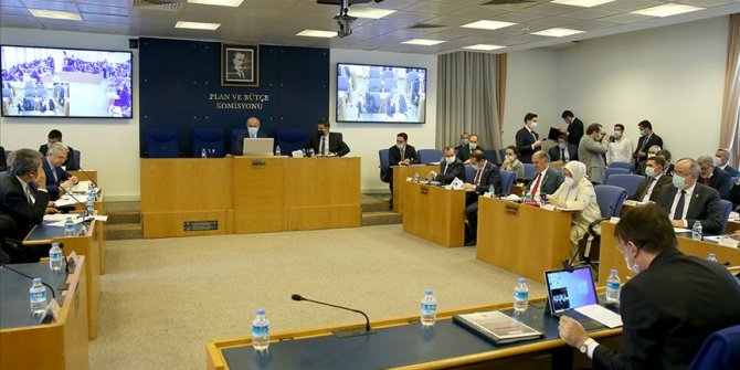 Ekonomiye ilişkin 'torba teklif' TBMM Plan ve Bütçe Komisyonunda kabul edildi