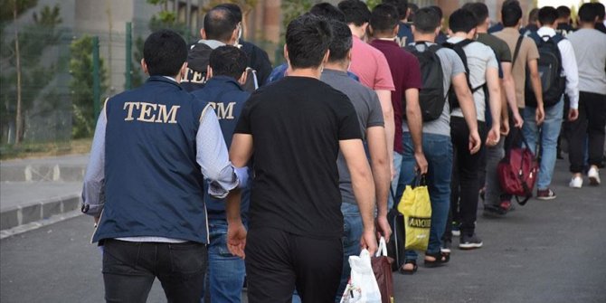 Gaziantep merkezli FETÖ/PDY operasyonunda yakalanan 33 şüpheli adliyede