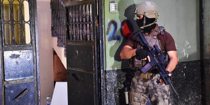 Diyarbakır merkezli 2 ilde terör örgütü PKK operasyonu: 22 gözaltı