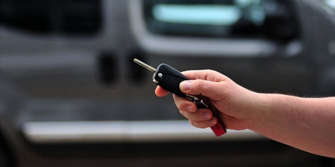 İkinci el otoda 'sahte ilanlara ve hesap numarası isteyenlere' dikkat