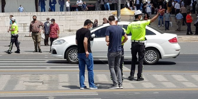 Ulus'ta yayalara kırmızı ışık denetimi