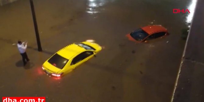 Ankara'yı sağanak vurdu! Alt geçitleri su bastı çok sayıda araç suya gömüldü