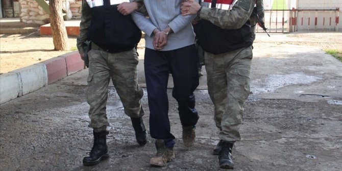 Jandarmanın ikna çalışması sonucu bir PKK'lı terörist teslim oldu