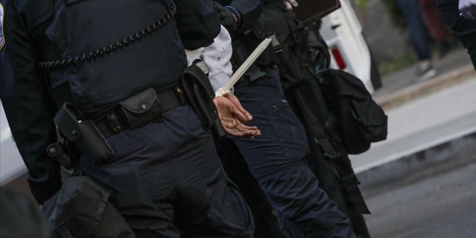 ABD'de kaldırım olmadığı için yolda yürüyen siyahi gençlerin gözaltına alınmasına tepki