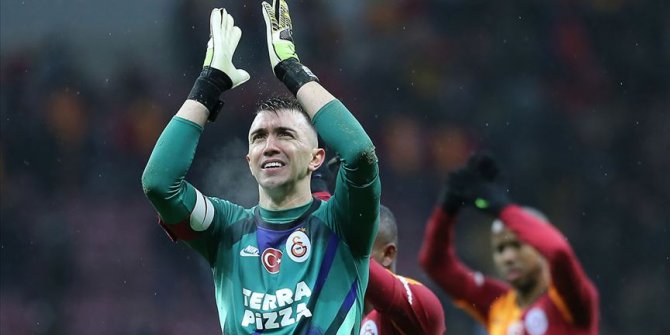 Muslera, oğluna 'Ege Muslera' ismini veren taraftara teşekkür etti