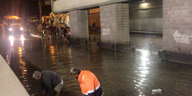 Ankara'daki sağanakta 250 ev ve iş yerini su bastı