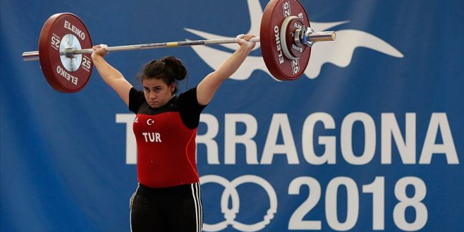 Milli halterci Dilara Narin'in 2018 Gençlik Olimpiyatları'ndaki madalyası 'altın' oldu