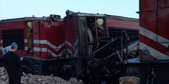 Malatya'da iki yük treni çarpıştı