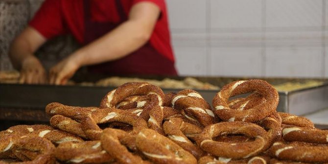 Cumhurbaşkanı Erdoğan'ın önerisiyle üretilen fındıklı simit rağbet görüyor