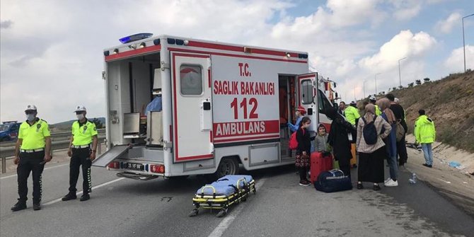 Eskişehir'de yolcu otobüsü ile çekici çarpıştı: 17 yaralı