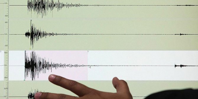 İran'da korkutan deprem