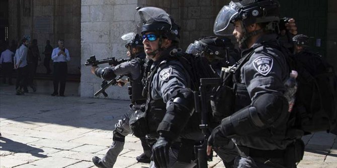 İsrail güçleri 9 Filistinliyi gözaltına aldı
