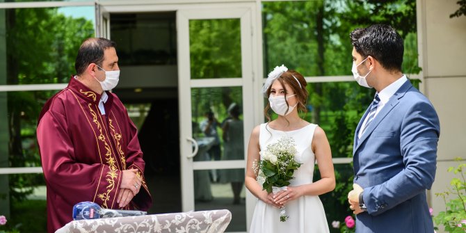 Büyükşehir’in bahçede nikah dönemi devam ediyor