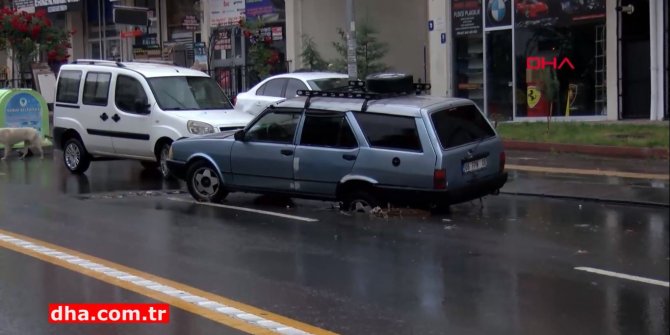Ankara'da sağanak hayatı felç etti! Cadde ve sokaklar göle döndü