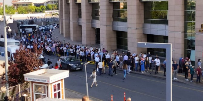 Duruşmalar başladı, İstanbul Adalet Sarayı önünde uzun kuyruklar oluştu