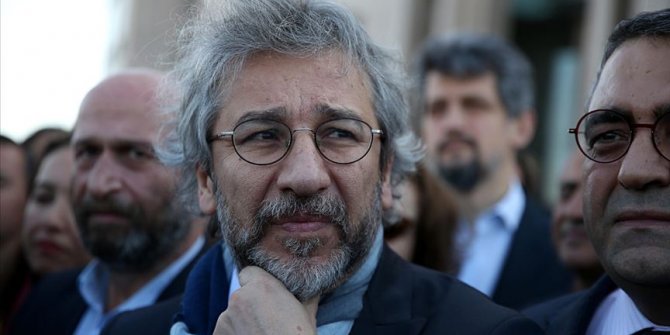 Firari Can Dündar'a ait radyo ve internet sitesi erişime kapatıldı