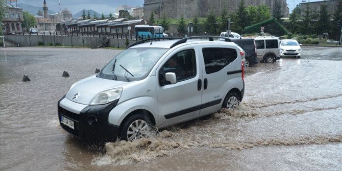 Doğu Anadolu'da gök gürültülü sağanak bekleniyor