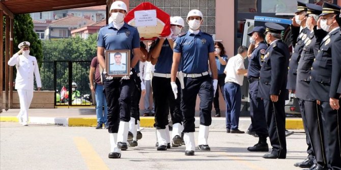 Kocaeli'de trafik kazası nedeniyle şehit olan polis memuru için tören düzenlendi