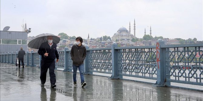 İstanbul, Ankara ve Bursa'da açık alanlarda maske takma zorunluluğu getirildi