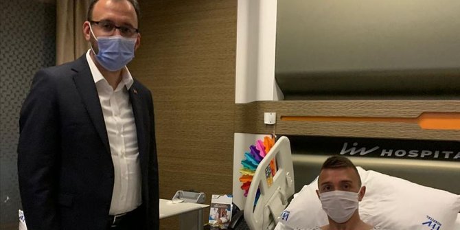 Gençlik ve Spor Bakanı Kasapoğlu'ndan Muslera'ya ziyaret