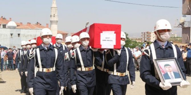 Silopi şehitleri, Kürtçe ağıtlarla son yolculuklarına uğurlandı