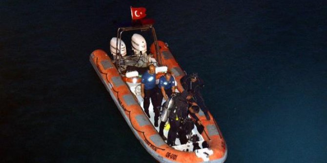 Bileklerini kesip göle atlayan kişi, suda kayboldu
