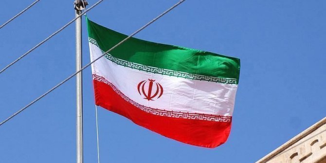 İran 2 bin 500 ürünün ithalatını yasakladı