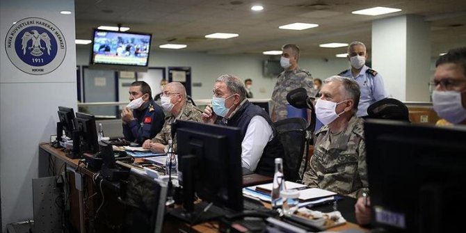 Akar ve komutanlar Siyah Kaya Üs Bölgesi’nde inceleme yaptı: 700’den fazla hedef vuruldu
