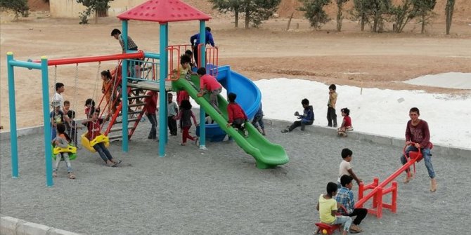 Tel Abyadlı çocuklar oyun parkıyla mutluluğu yaşıyor