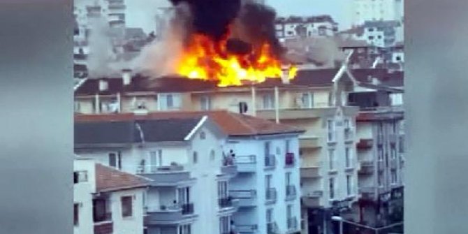 Ankara'da, 4 katlı binanın çatısı yandı